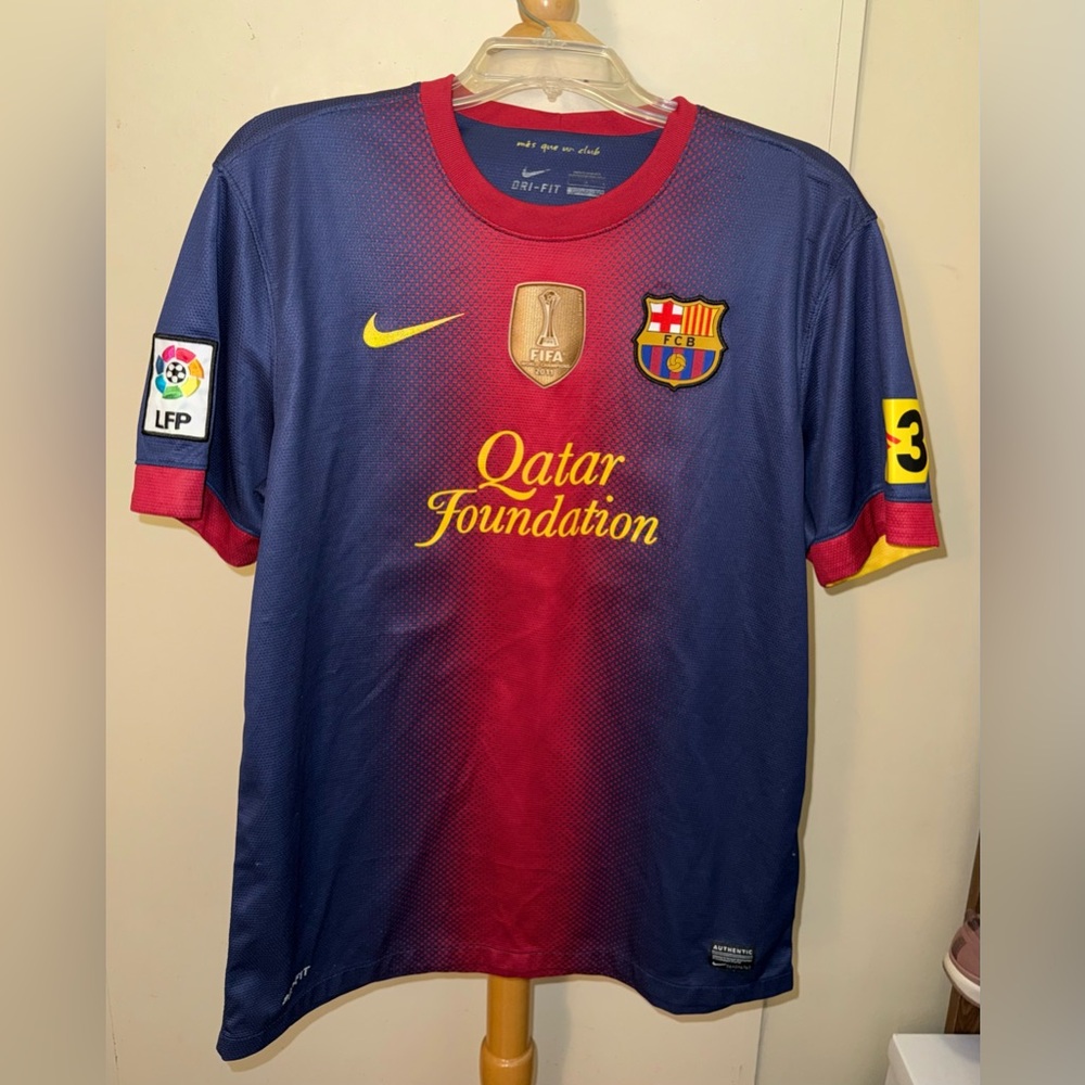 Nike men’s Barcelona Messi Blue and Red Soccer Jersey L
